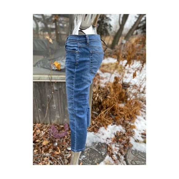 Tommy Hilfiger Skinny Crop Jeans Mid Rise Med Wash Sz 8 - Picture 12 of 12